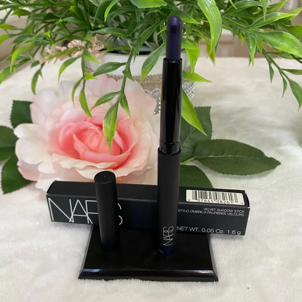 NARS Velvet Shadow Stick 